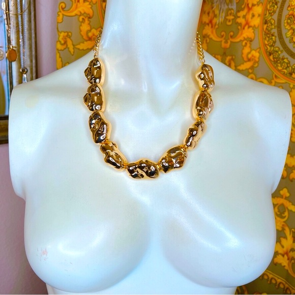 18k gold plated textured 14” to 18” pendant necklace or choker statement - Picture 2 of 3